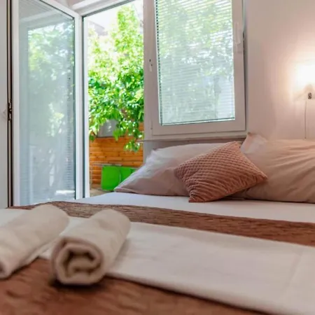 Le Ek Cozy - Two Bedroom 1 *